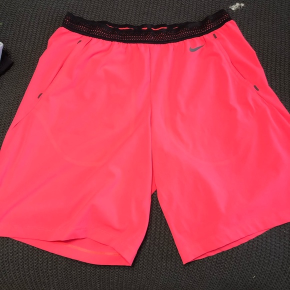 black nike tennis shorts